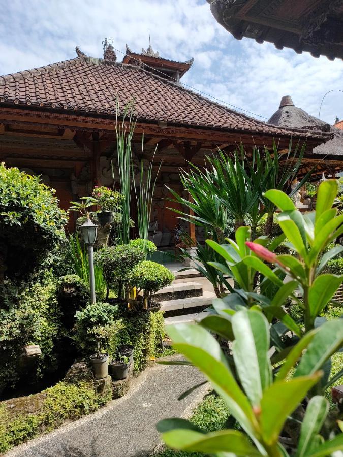 Dika Accommodation Ubud Esterno foto