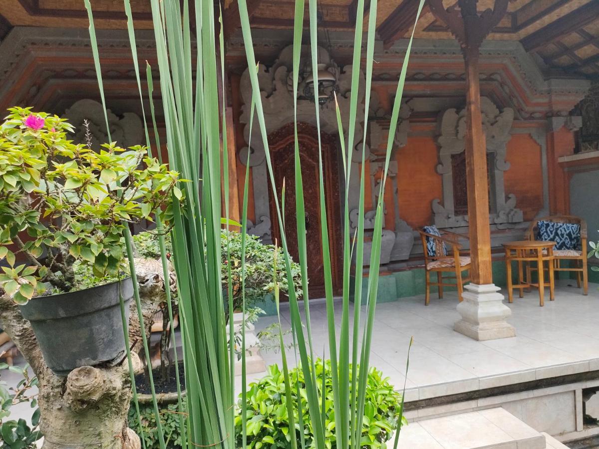 Dika Accommodation Ubud Esterno foto