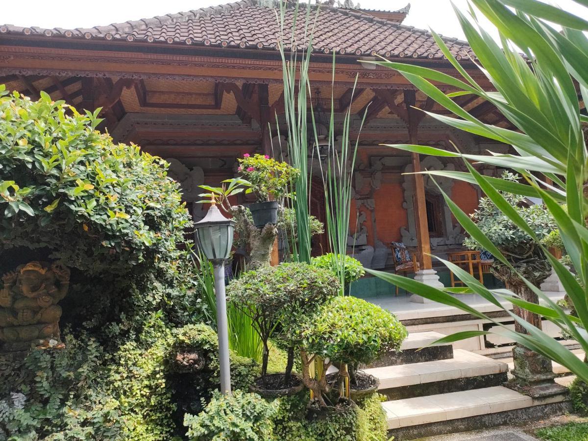 Dika Accommodation Ubud Esterno foto