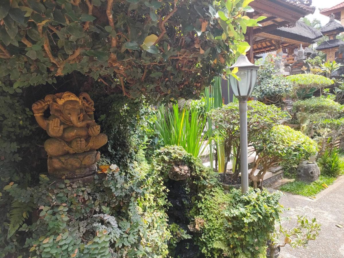 Dika Accommodation Ubud Esterno foto