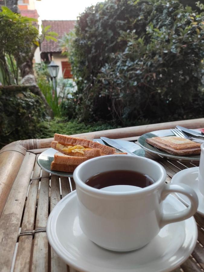 Dika Accommodation Ubud Esterno foto
