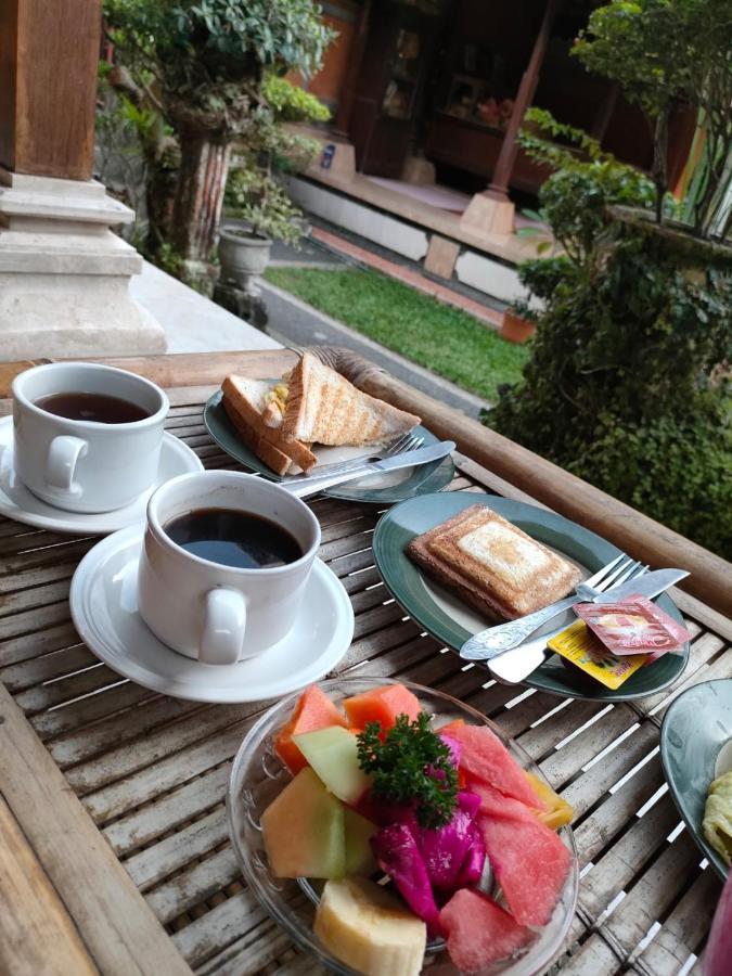 Dika Accommodation Ubud Esterno foto