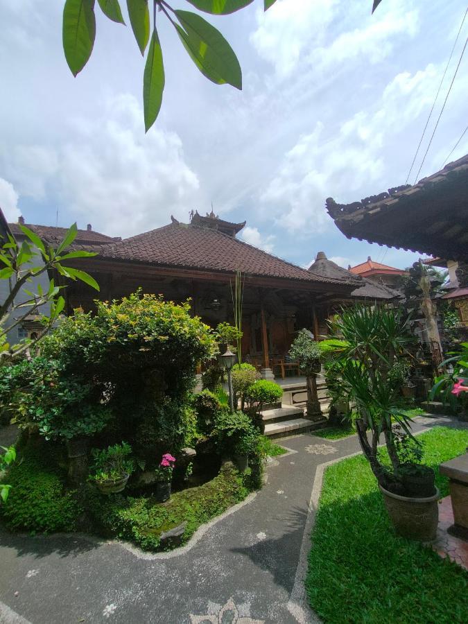 Dika Accommodation Ubud Esterno foto