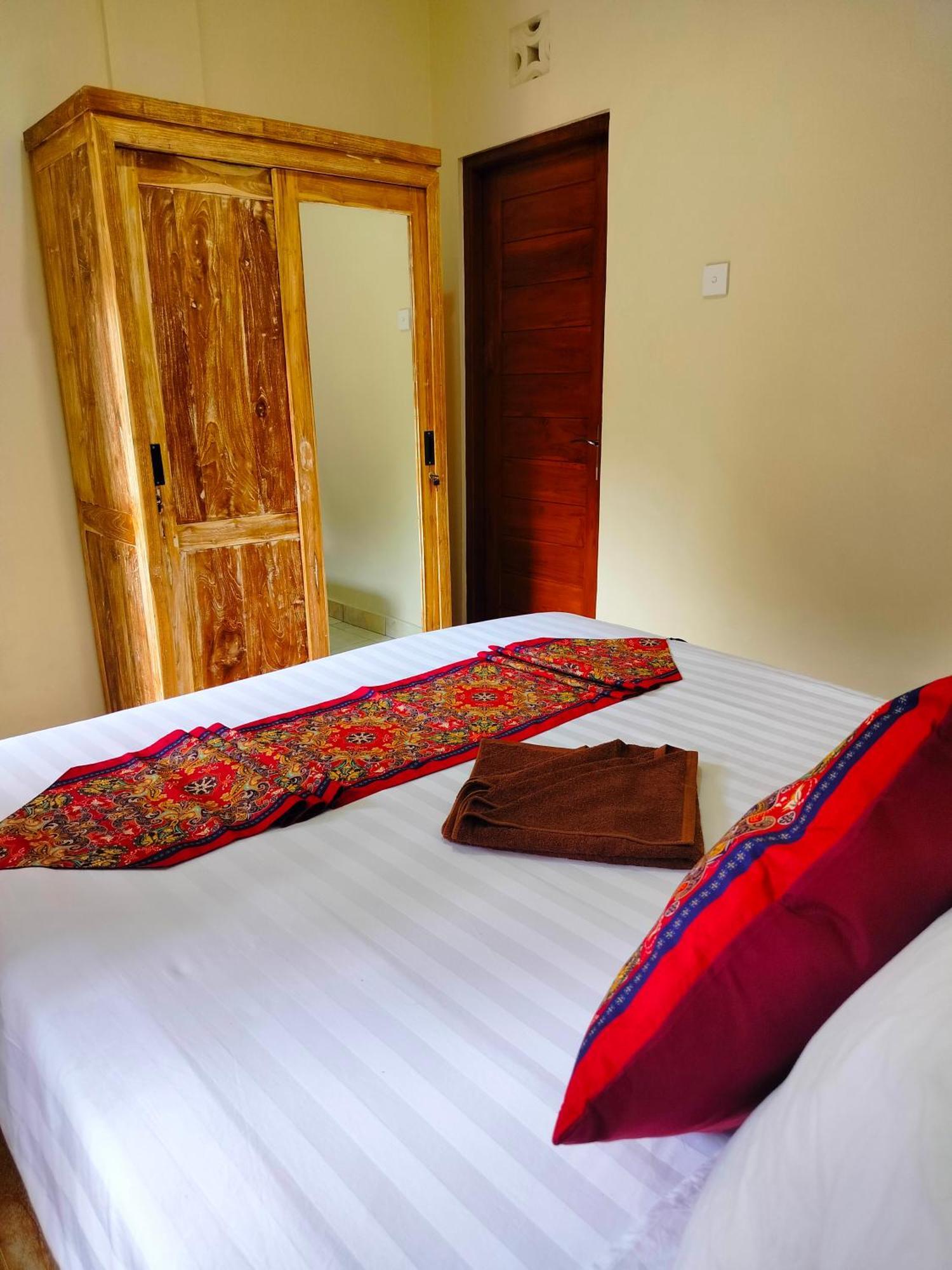 Dika Accommodation Ubud Esterno foto