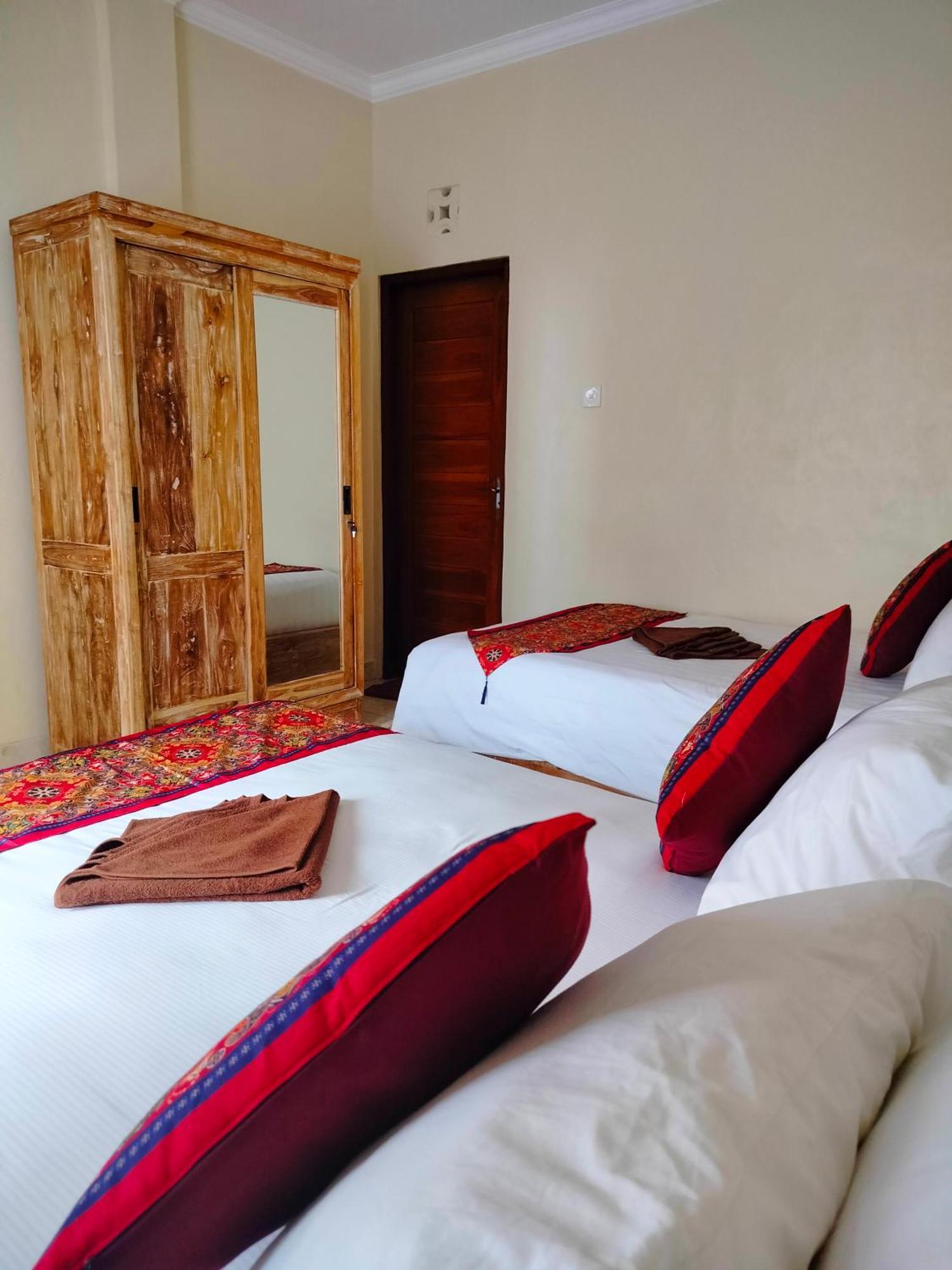 Dika Accommodation Ubud Esterno foto